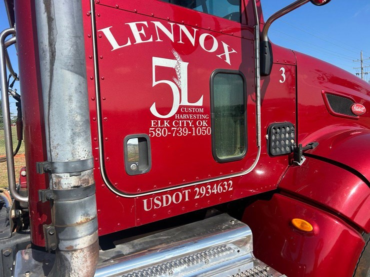 2012-peterbilt-386-image-35