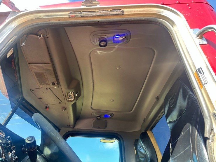 2012-peterbilt-386-image-24