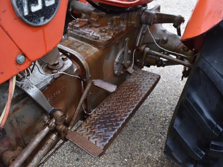 massey-ferguson-135-image-13