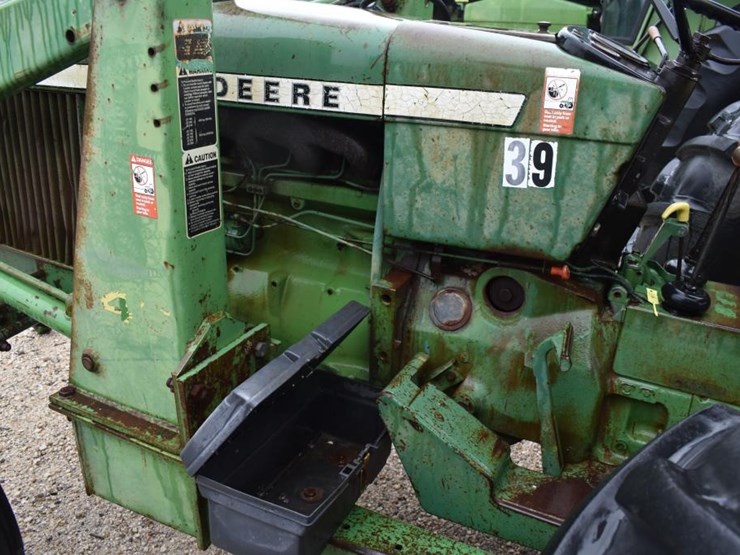 john-deere-2440-image-10