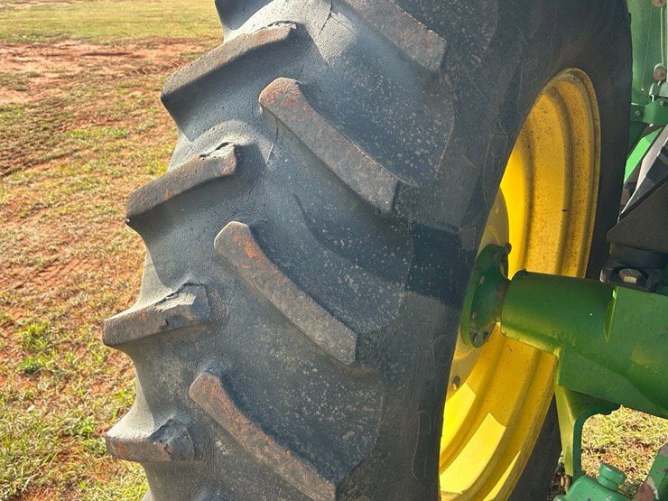 2010-john-deere-6115d-image-8