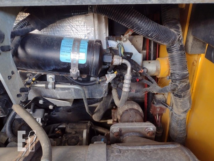 2023-deere-325g-image-29