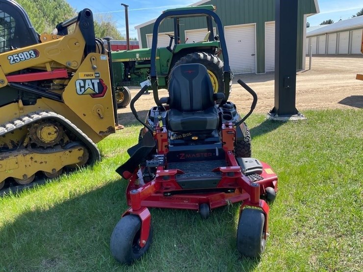 toro-z-master-2000-zero-turn-mower-image-2