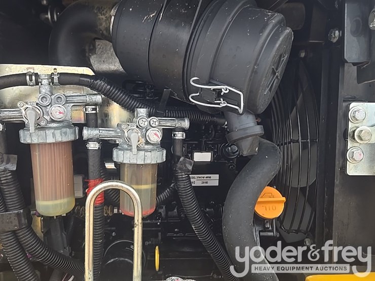 2022-deere-17g-image-40
