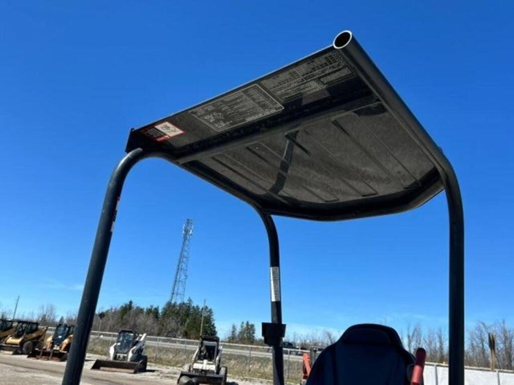 2019-deere-17g-image-42