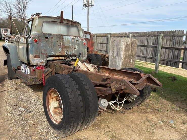 1960-ford-f850-image-3
