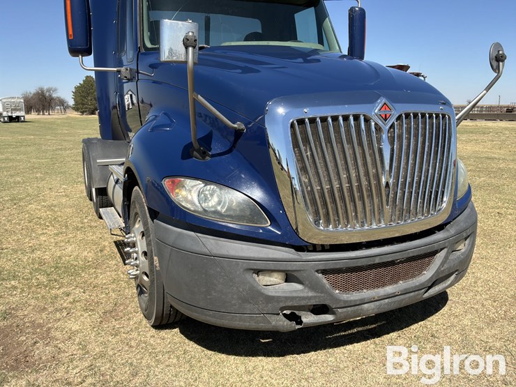 2010-international-prostar-image-11