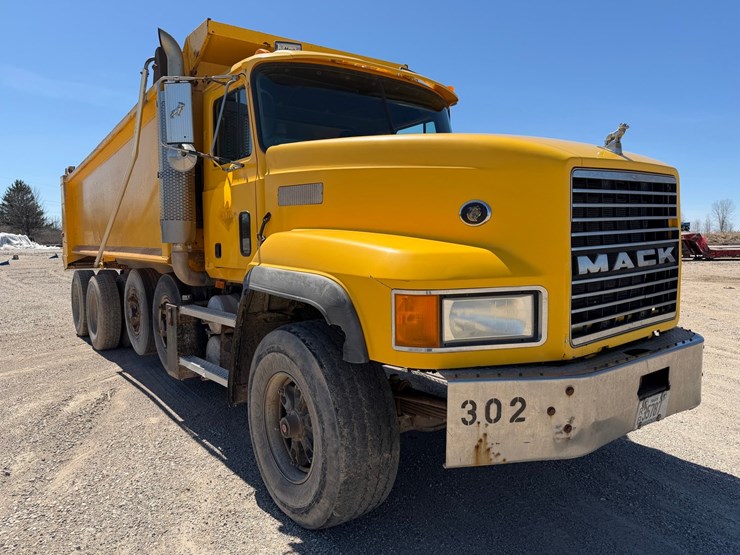 1995-mack-cl713-image-7