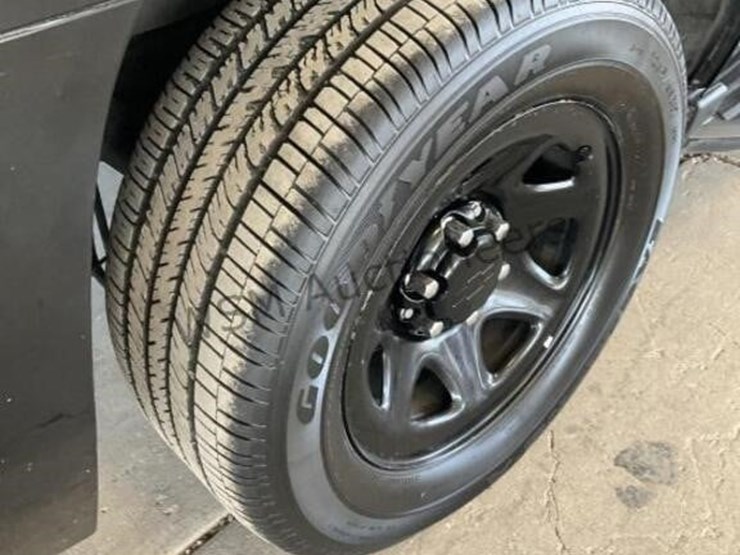 2019-chevrolet-tahoe-image-8