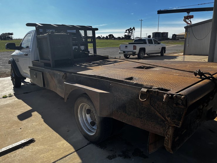 2016-dodge-ram-5500-image-4