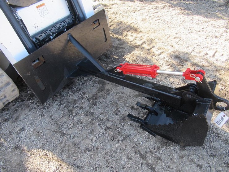 wildcat-skid-steer-backhoe-attachment-image-4