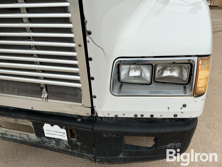1995-freightliner-fld112-image-9