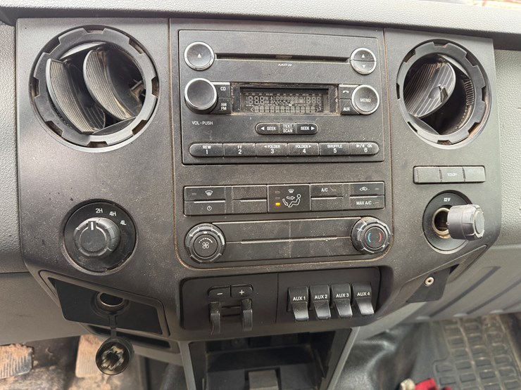 2012-ford-f350-xl-image-13