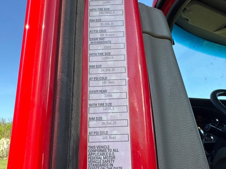 2017-kenworth-t880-image-54