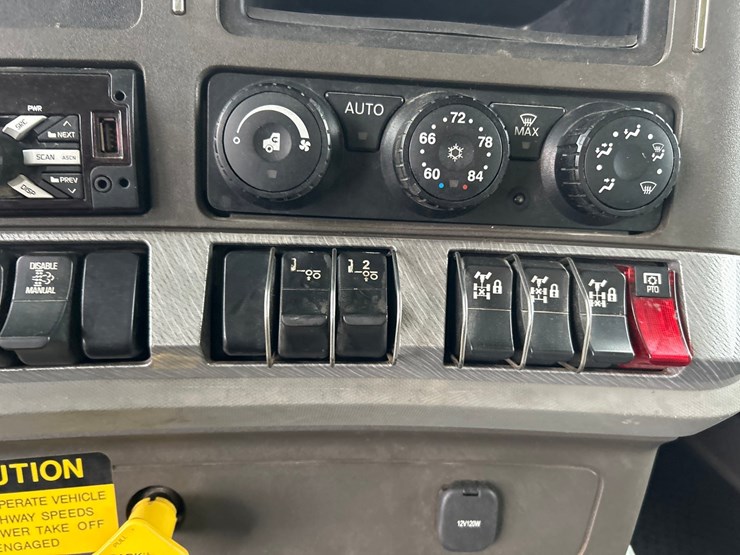 2019-kenworth-t880-image-65