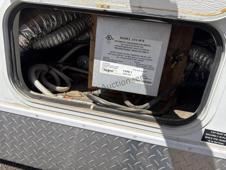 2005-thor-fury-toy-hauler-image-16