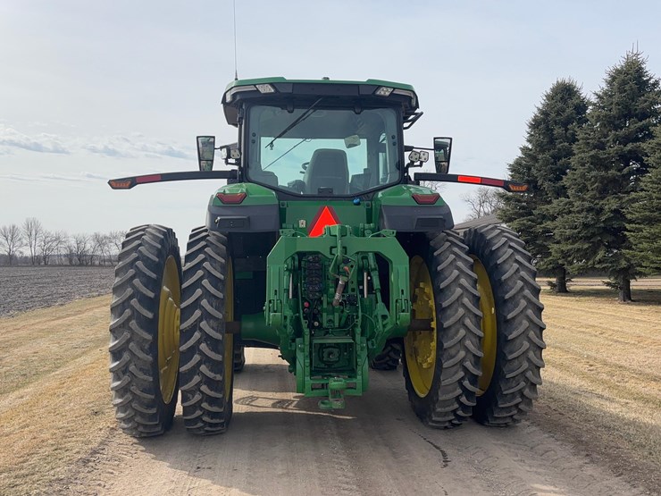 2022-john-deere-8r-370-image-6