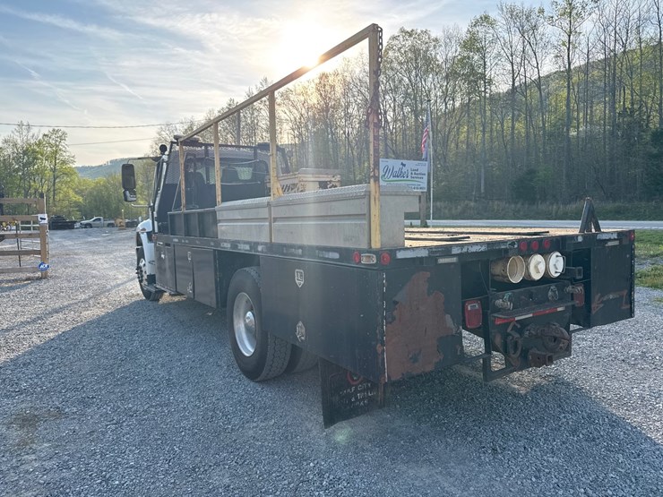 2005-international-durastar-4400-image-5