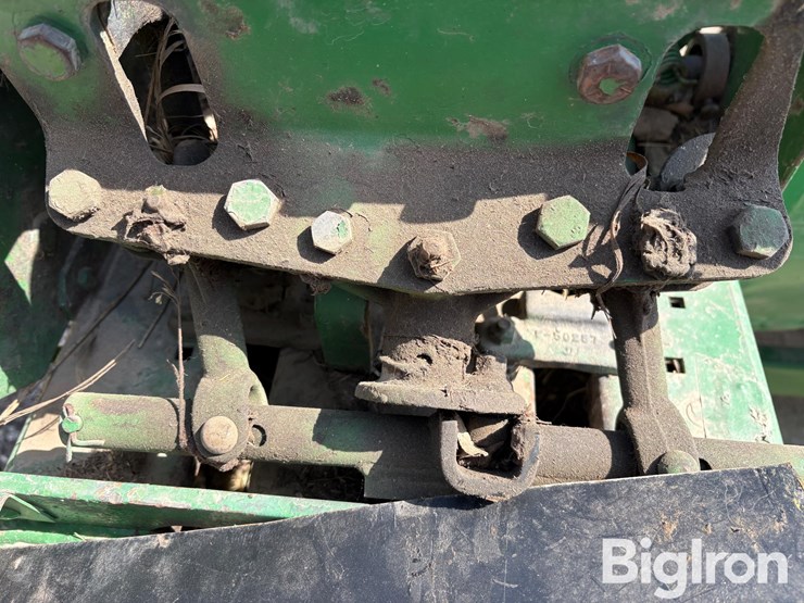 john-deere-336-image-16