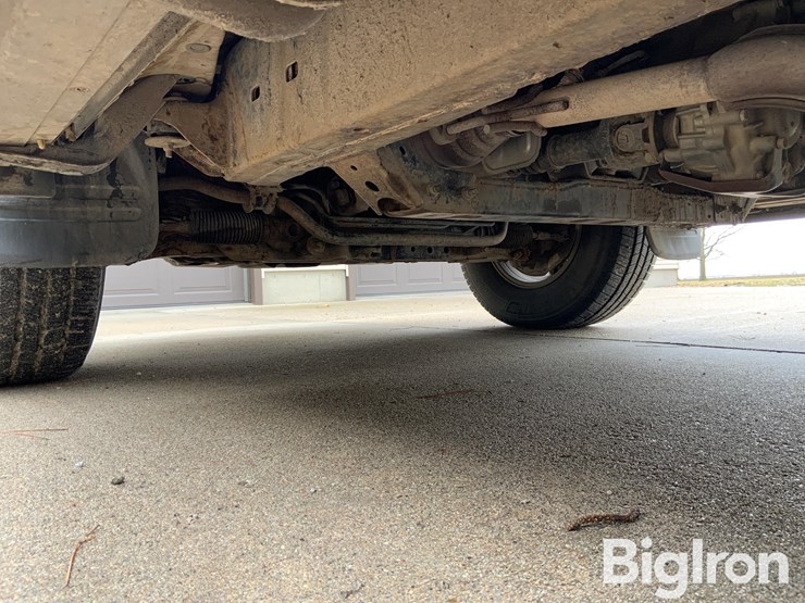 2002-toyota-sequoia-image-17