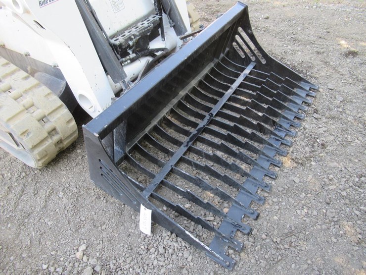 wildcat-68"-skid-steer-skeleton-bucket-image-4