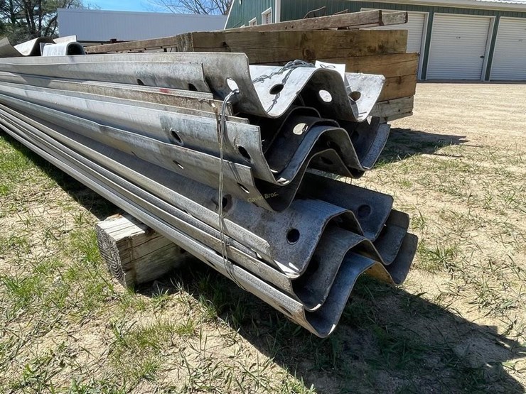 guard-rail-and-wood-posts-image-2