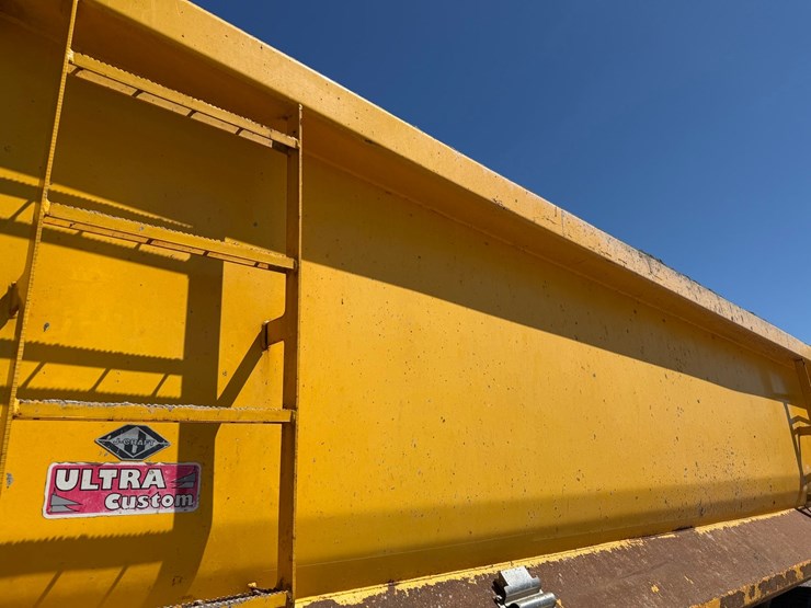 1995-mack-cl713-image-14