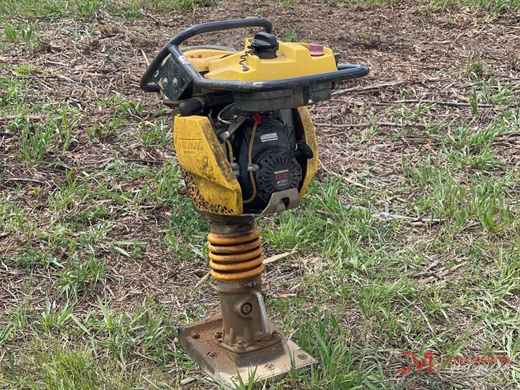 2017-bomag-bt60-image-3