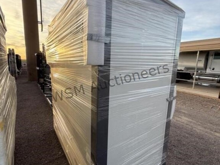 mobile-toilet-unit-image-2