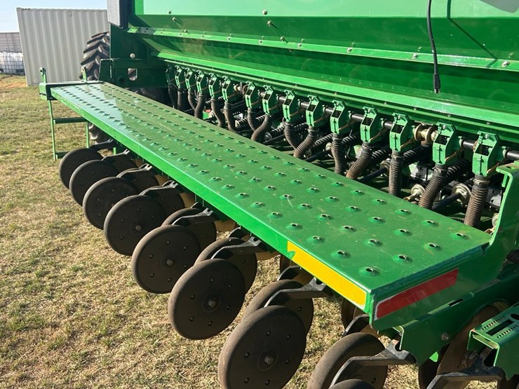 great-plains-3s3000hd-image-4