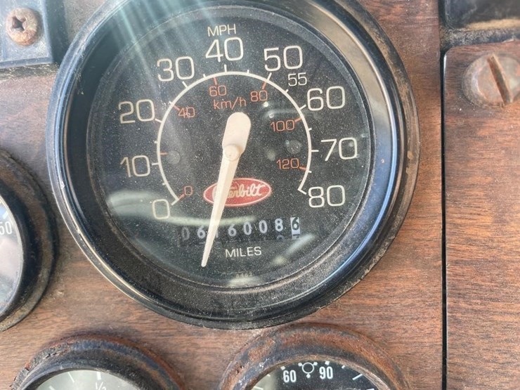 1989-peterbilt-375-image-14