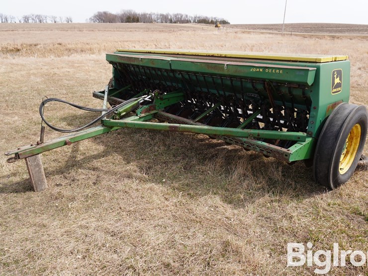 john-deere-8300-image-1