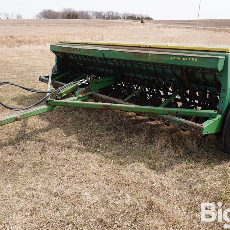 JOHN DEERE 8300