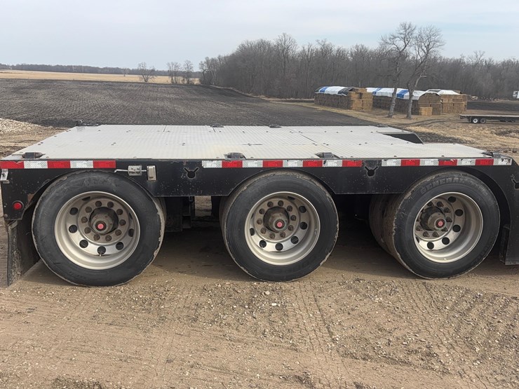 2022-muv-all-5370hdg-image-18