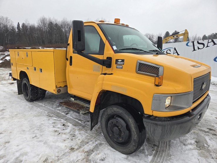 2005-massey-ferguson-8-image-7