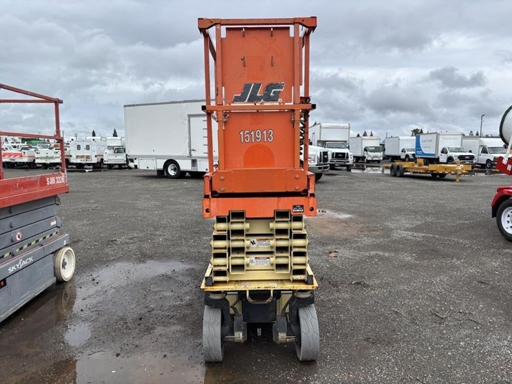 2010-jlg-2632es-image-5