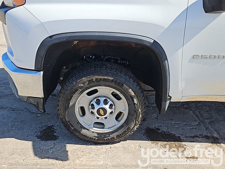 2022-chevrolet-2500hd-image-11