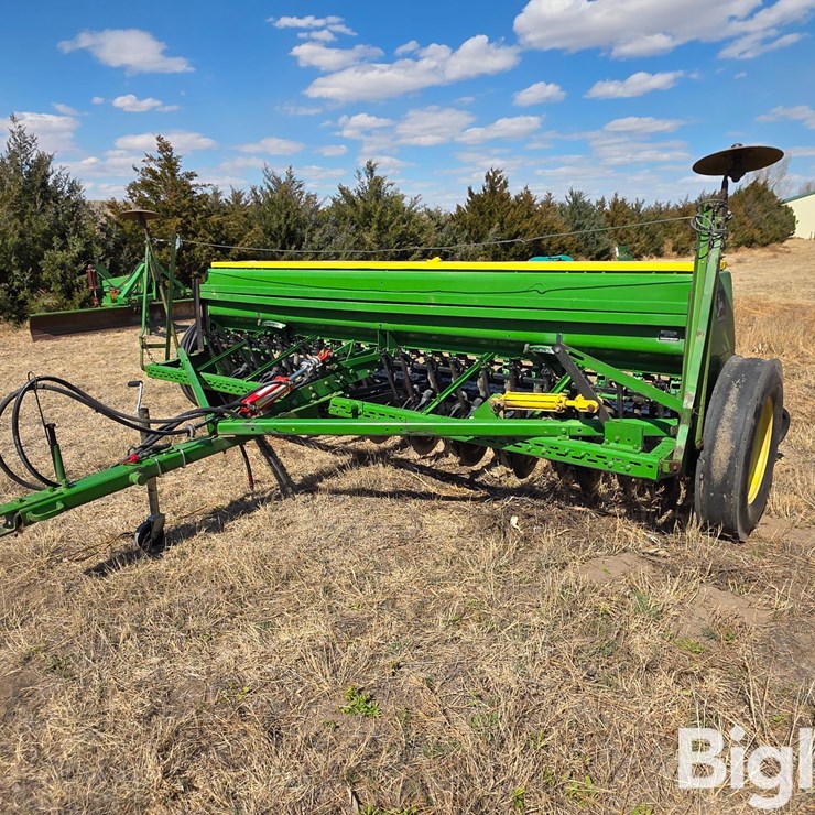 JOHN DEERE 8200