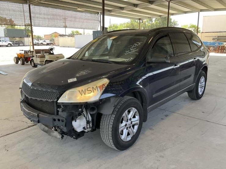 2012-chevrolet-traverse-ls-image-4