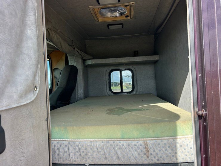 2009-kenworth-t300-image-11