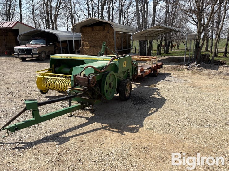 john-deere-336-image-1