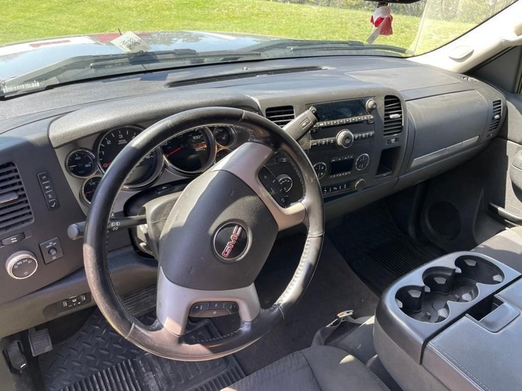 2013-gmc-sierra-sle-z71-pickup-image-11