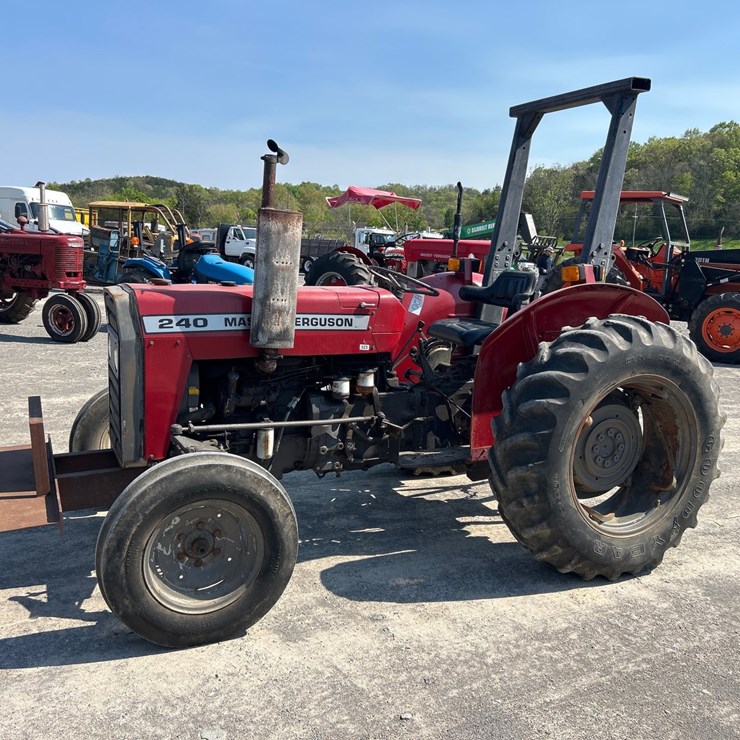 MASSEY-FERGUSON 240