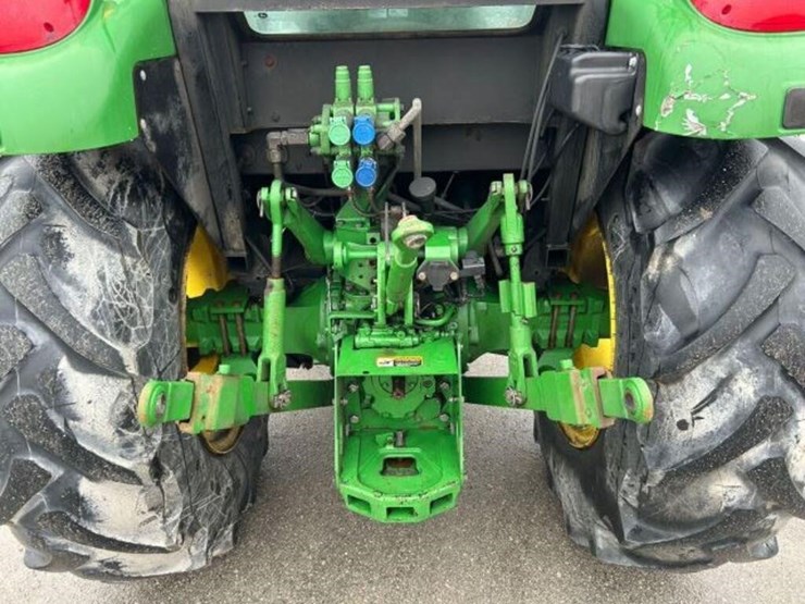 2016-john-deere-5085e-image-55
