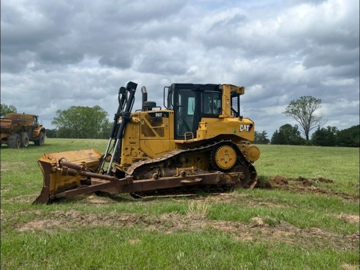 2012-caterpillar-d6t-image-7