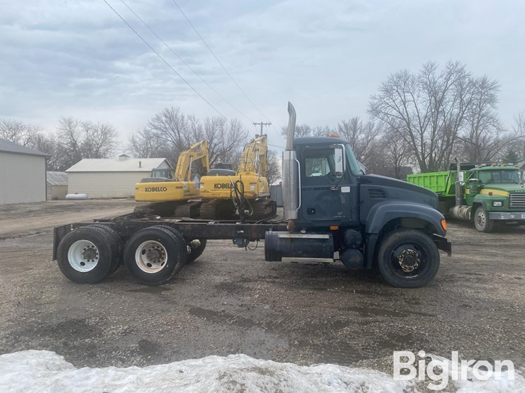 2005-mack-granite-cv713-image-4