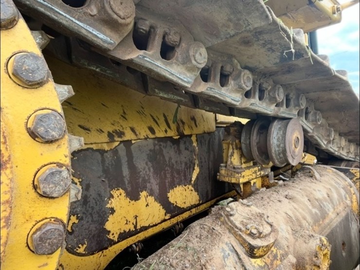 2012-caterpillar-d6t-image-9