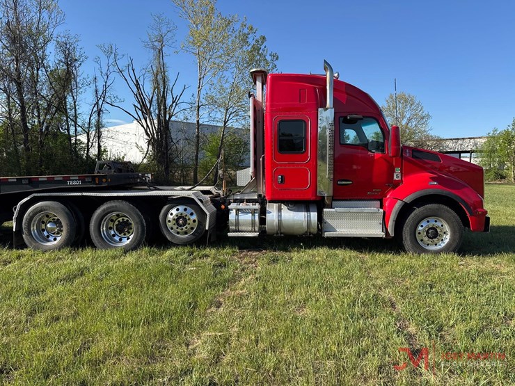 2017-kenworth-t880-image-2