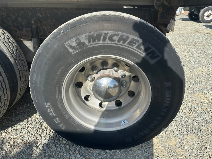 2019-massey-ferguson-8-image-92