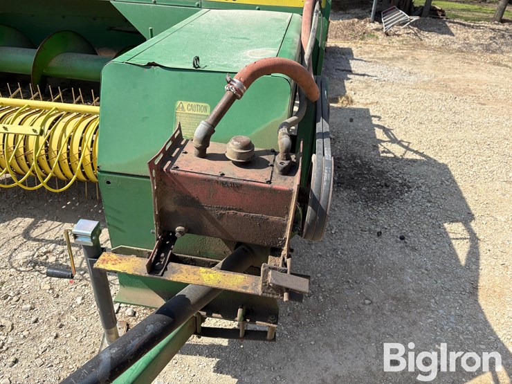 john-deere-336-image-9